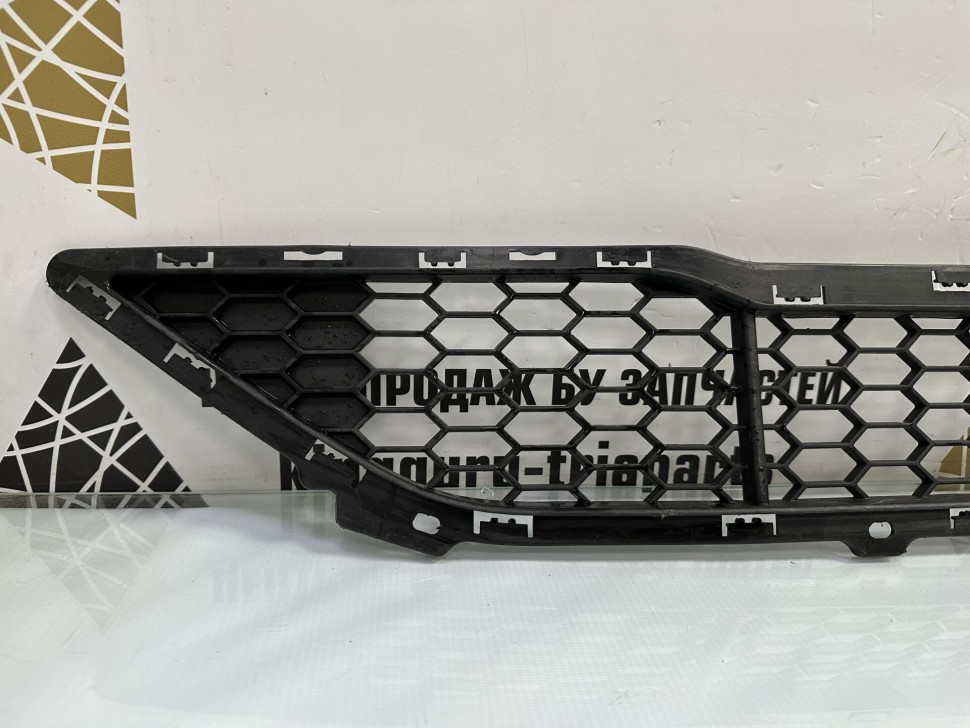 Решетка переднего бампера Hyundai Tucson 3 Дорестайлинг OEM 86561D7200