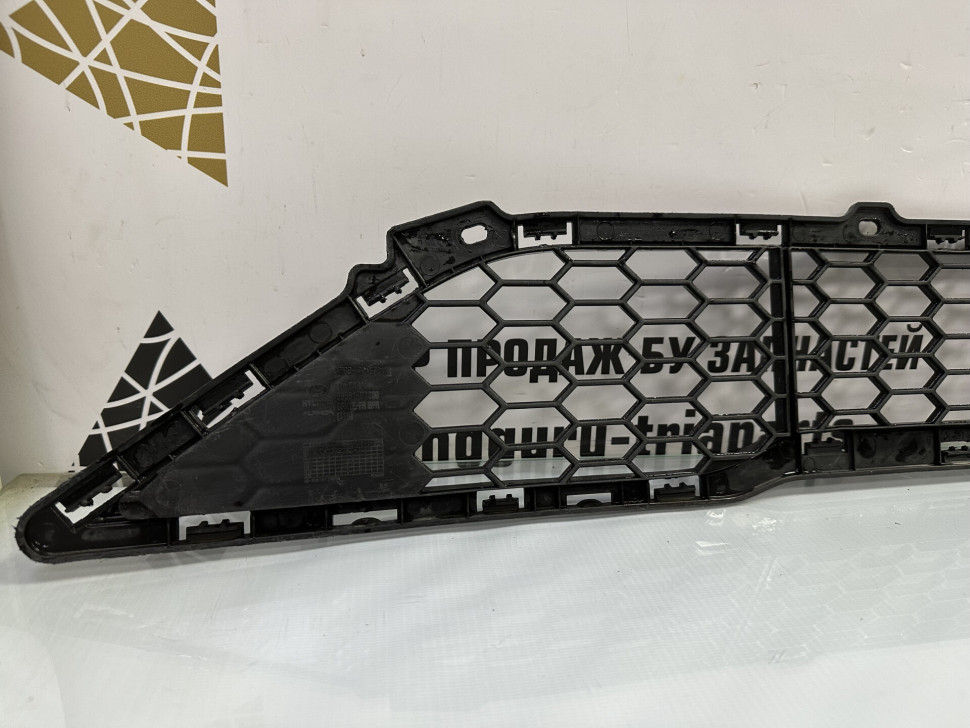 Решетка переднего бампера Hyundai Tucson 3 Дорестайлинг OEM 86561D7200
