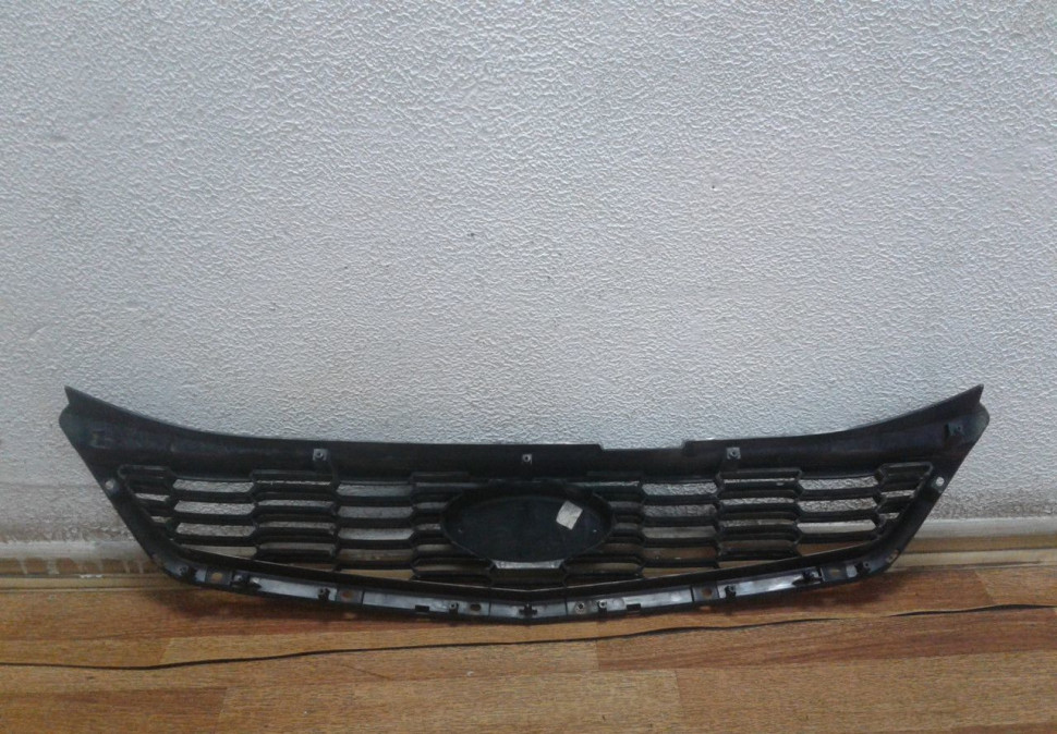 Решетка радиатора Lada Priora oem 21704280305610 (скл-3)