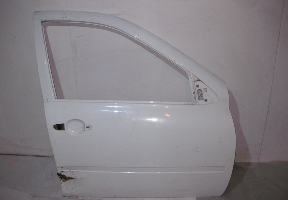 Дверь передняя правая Lada Granta (вмятина) (скл-3)