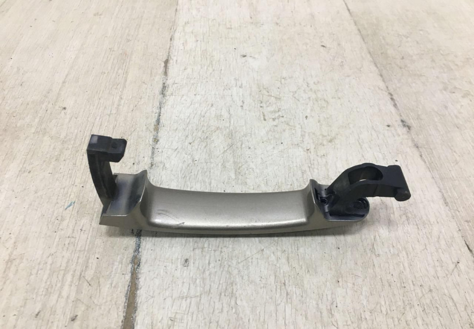 Ручка двери передняя левая Skoda Yeti OEM 5N0837205M Ручка двери передняя левая Skoda Yeti OEM 5N0837205M