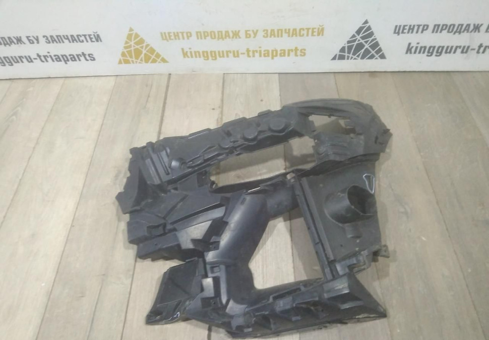 Кронштейн противотуманной фары левый бу BMW X7 G07 M-Pack OEM 51118069891