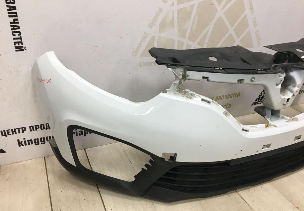 Бампер передний Renault Kaptur OEM 620228229R