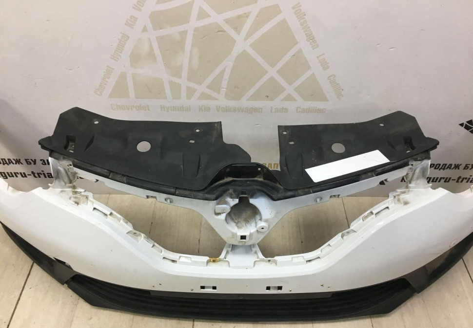 Бампер передний Renault Kaptur OEM 620228229R