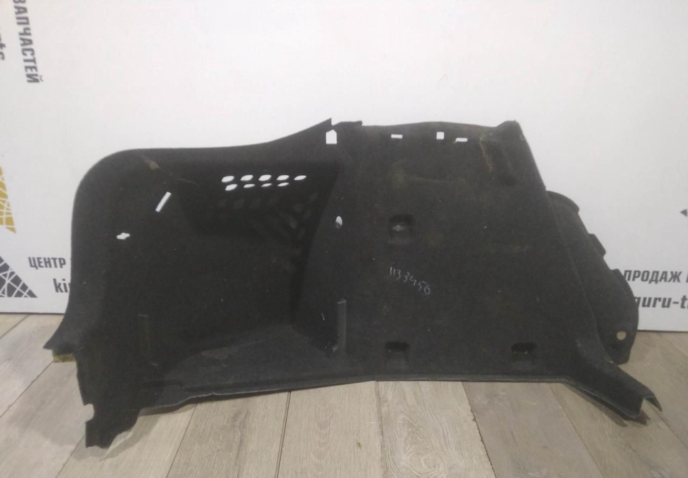 Обивка багажника левая бу Skoda Octavia A7 OEM 5E5867427P