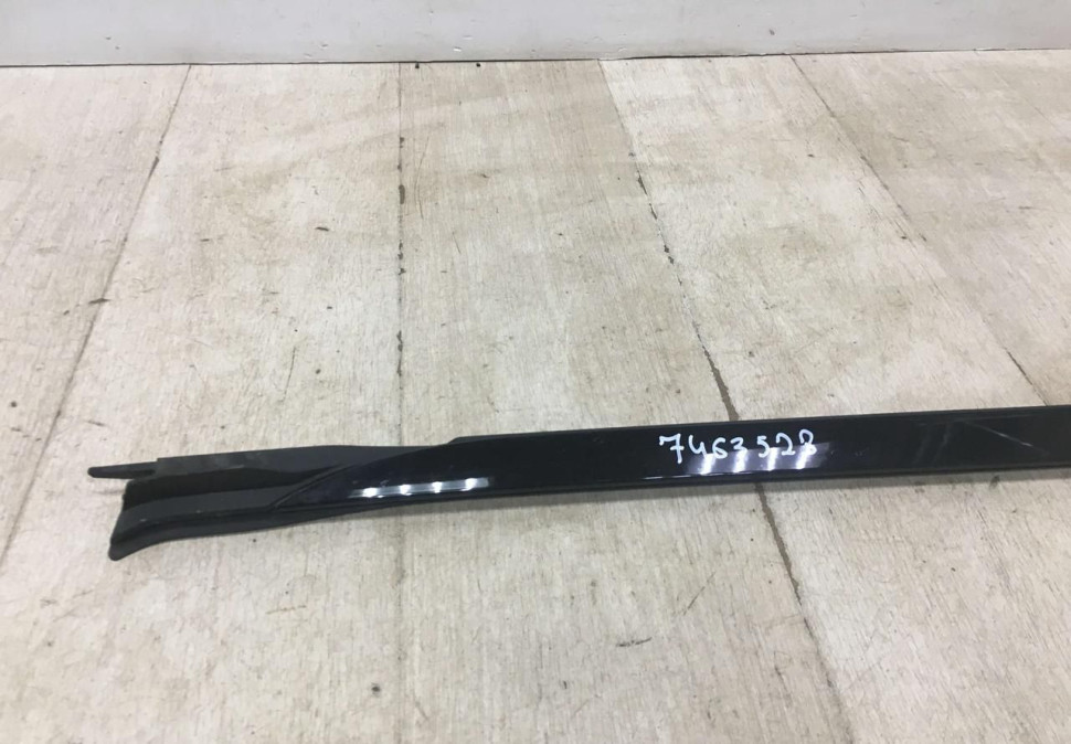 Молдинг лобового стекла правый BMW X5 G05 OEM 51317463528