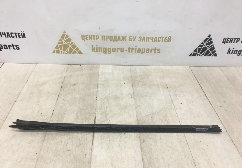 Молдинг лобового стекла правый BMW X5 G05 OEM 51317463528