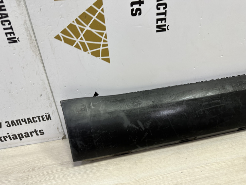 Порог правый бу Skoda Yeti OEM 5L0853856C Порог правый бу Skoda Yeti OEM 5L0853856C