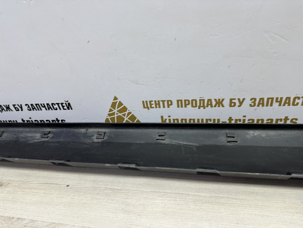 Порог правый бу Skoda Yeti OEM 5L0853856C Порог правый бу Skoda Yeti OEM 5L0853856C