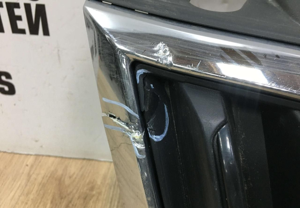 Решетка радиатора Skoda Octavia A7 рестайлинг 2017 OEM 5E0853653A