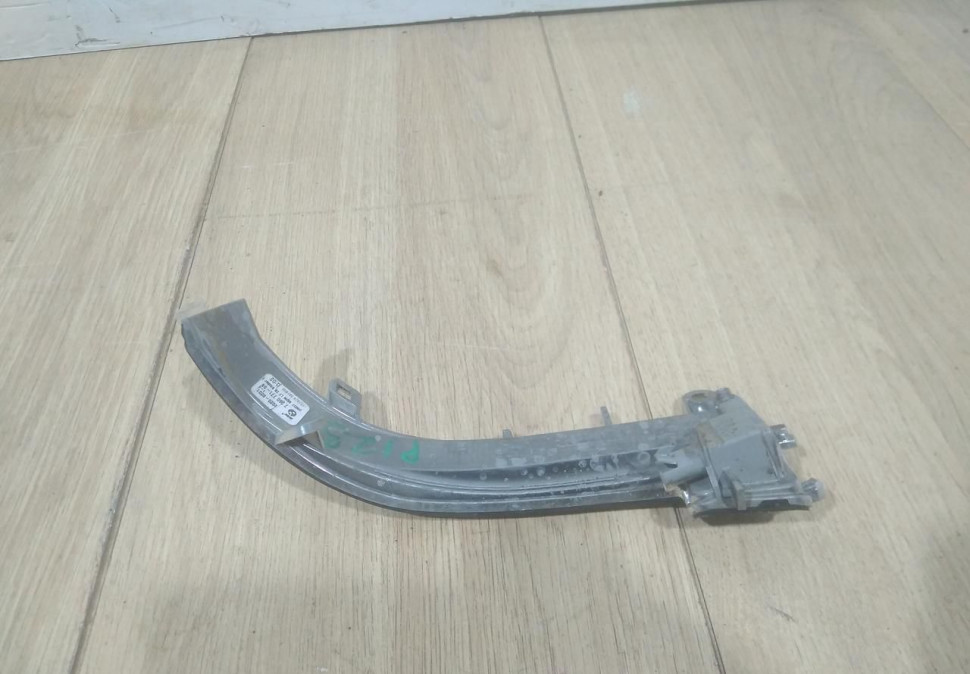 Повторитель в зеркало левый бу BMW 3 F30 OEM 63137280771 Повторитель в зеркало левый бу BMW 3 F30 OEM 63137280771