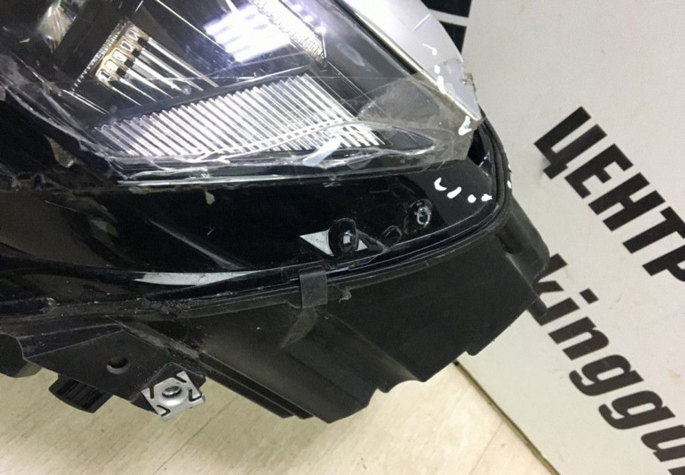 Фара левая LED Volkswagen Tiguan 2 oem 5NB941081D