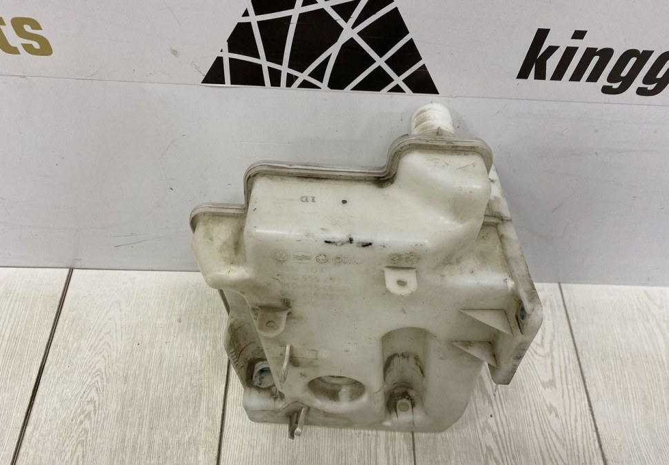 Бачок омывателя Skoda Octavia A5 OEM 1K0955453Q Бачок омывателя Skoda Octavia A5 OEM 1K0955453Q
