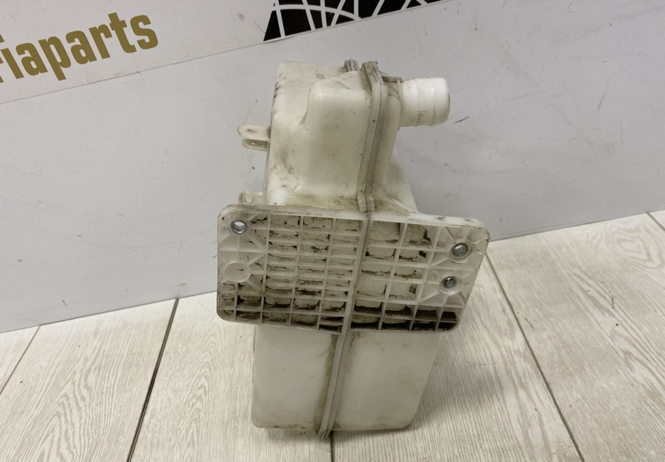 Бачок омывателя Skoda Octavia A5 OEM 1K0955453Q Бачок омывателя Skoda Octavia A5 OEM 1K0955453Q