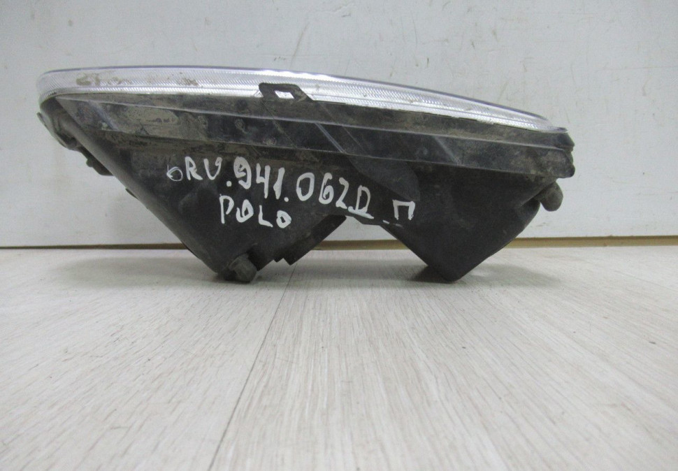 Фара птф правая Volkswagen Polo рестайл oem 6ru941062 (слом. 2крепл.) Фара птф правая Volkswagen Polo рестайл oem 6ru941062 (слом. 2крепл.)