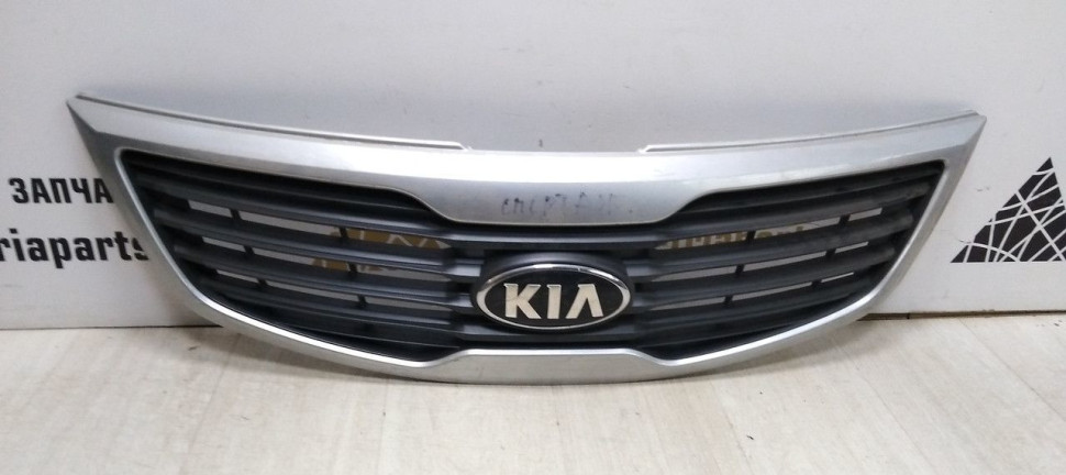 Решетка радиатора Kia Sportage 3 дорест 10-13 oem 863513W000 (Скл-3)