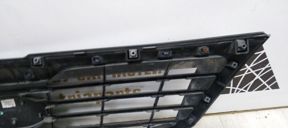 Решетка радиатора Kia Sportage 3 дорест 10-13 oem 863513W000 (Скл-3)