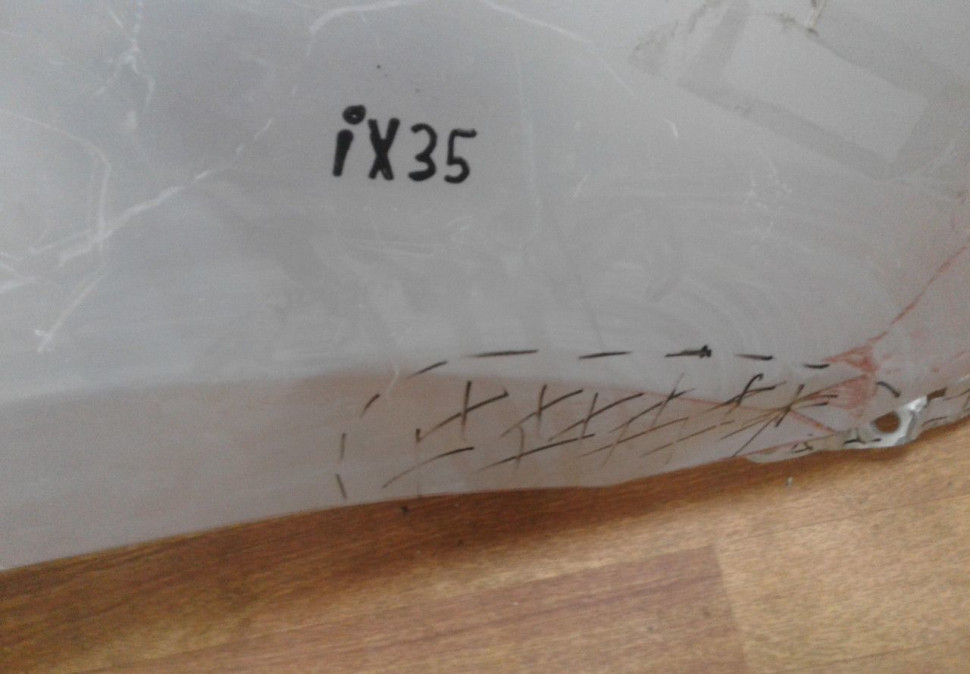 Крыло переднее правое Hyundai ix35 oem 663212S000 (вмятина) Крыло переднее правое Hyundai ix35 oem 663212S000 (вмятина)