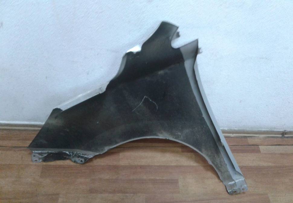 Крыло переднее правое Hyundai ix35 oem 663212S000 (вмятина) Крыло переднее правое Hyundai ix35 oem 663212S000 (вмятина)