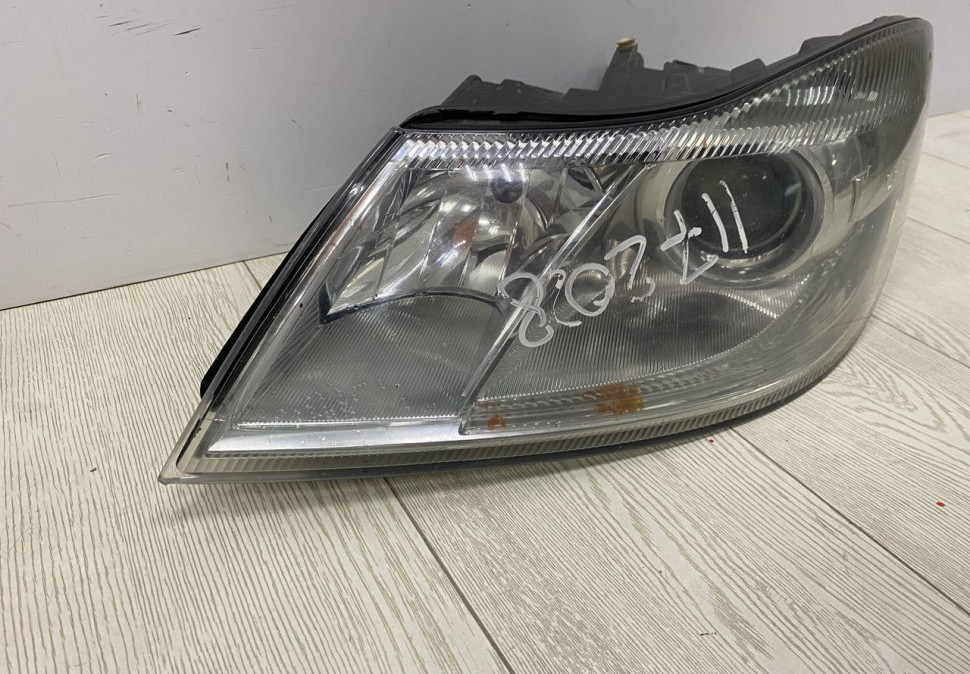 Фара левая Skoda Octavia A5 OEM 1Z1941015F Фара левая Skoda Octavia A5 OEM 1Z1941015F