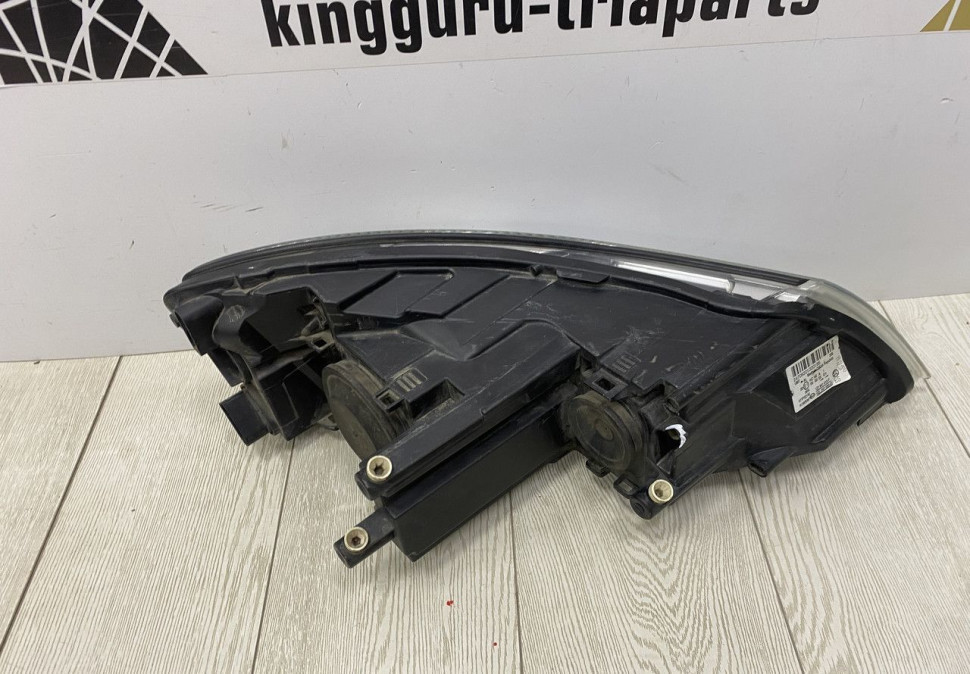 Фара левая Skoda Octavia A5 OEM 1Z1941015F Фара левая Skoda Octavia A5 OEM 1Z1941015F