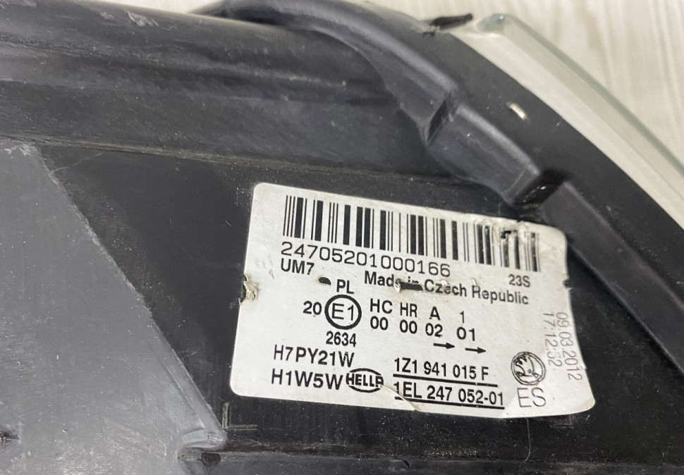 Фара левая Skoda Octavia A5 OEM 1Z1941015F Фара левая Skoda Octavia A5 OEM 1Z1941015F