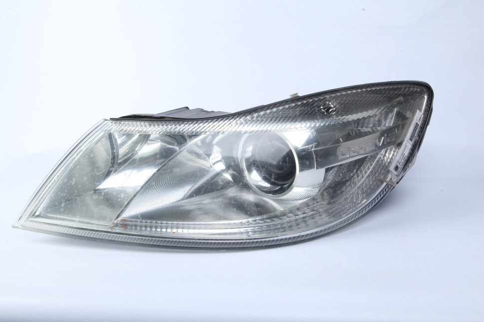 Фара левая Skoda Octavia A5 OEM 1Z1941015F Фара левая Skoda Octavia A5 OEM 1Z1941015F