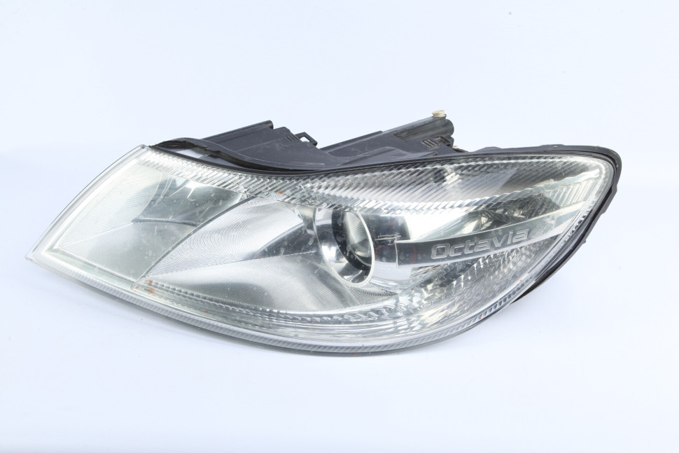 Фара левая Skoda Octavia A5 OEM 1Z1941015F Фара левая Skoda Octavia A5 OEM 1Z1941015F