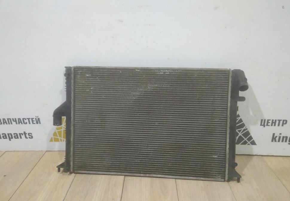 Радиатор охлаждения бу Nissan Almera G15 OEM 8200735039 Радиатор охлаждения бу Nissan Almera G15 OEM 8200735039