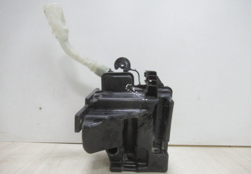 Бачок омывателя Volkswagen Polo oem 6R0955453D (трещина)