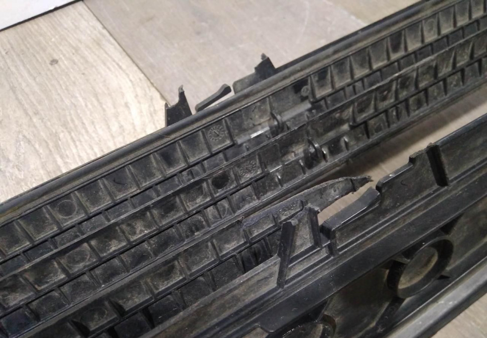 Жалюзи воздуховода нижние бу BMW X3 G01 OEM 51137497231