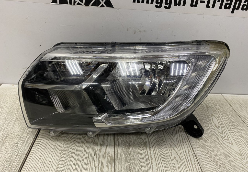 Фара левая Renault Logan 2 рестайлинг OEM 260601719R