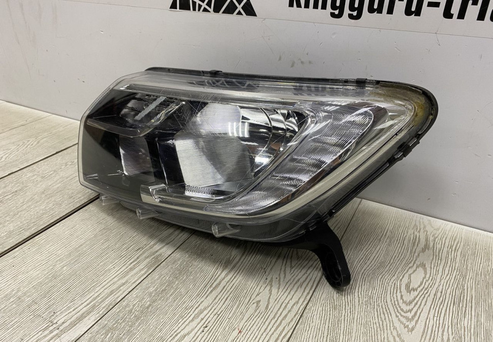Фара левая Renault Logan 2 рестайлинг OEM 260601719R