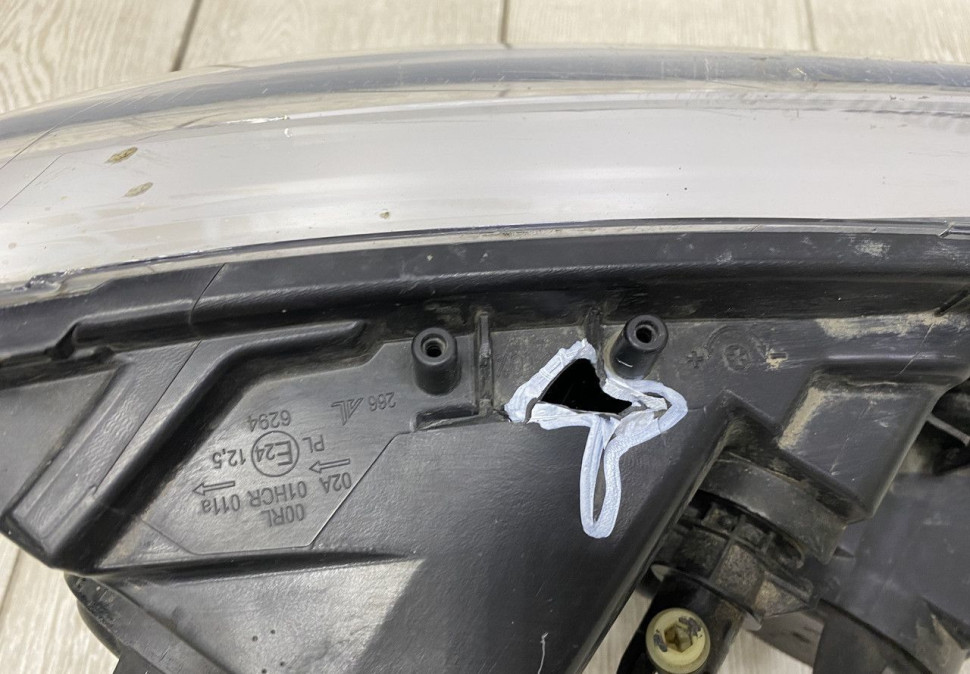 Фара левая Renault Logan 2 рестайлинг OEM 260601719R