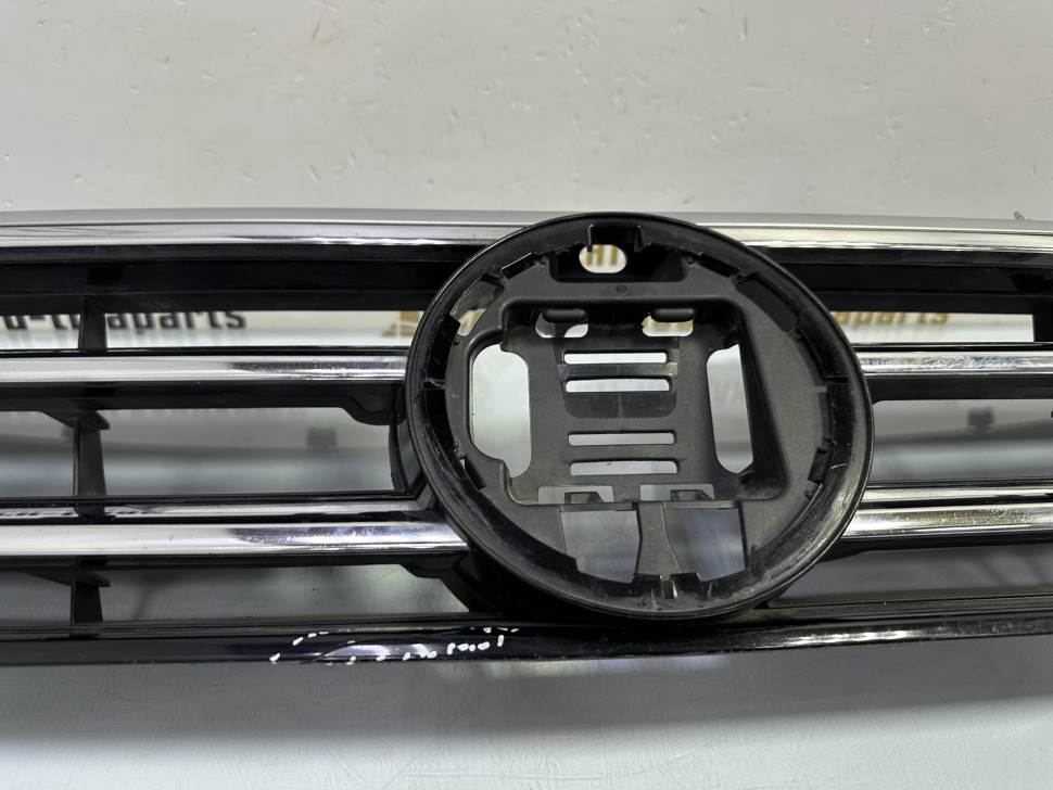 Решетка радиатора Volkswagen Tiguan 2 2016 Дорестайлинг OEM 5NA853653B