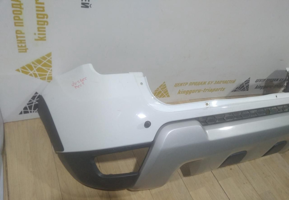 Бампер задний бу Renault Duster рестайлинг OEM 850225435R (В) Бампер задний бу Renault Duster рестайлинг OEM 850225435R (В)