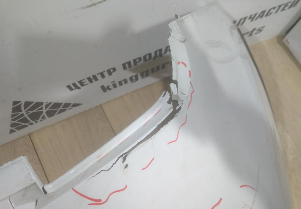 Бампер задний бу Renault Duster рестайлинг OEM 850225435R (В) Бампер задний бу Renault Duster рестайлинг OEM 850225435R (В)