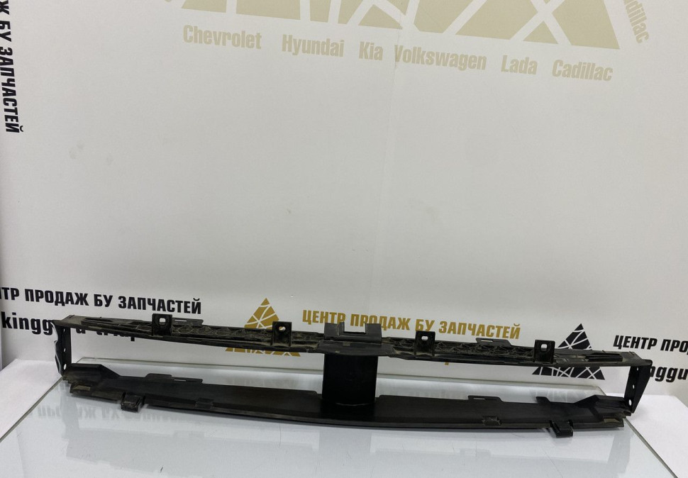 Воздуховод радиатора нижний BMW 5 G30 OEM 51137359838
