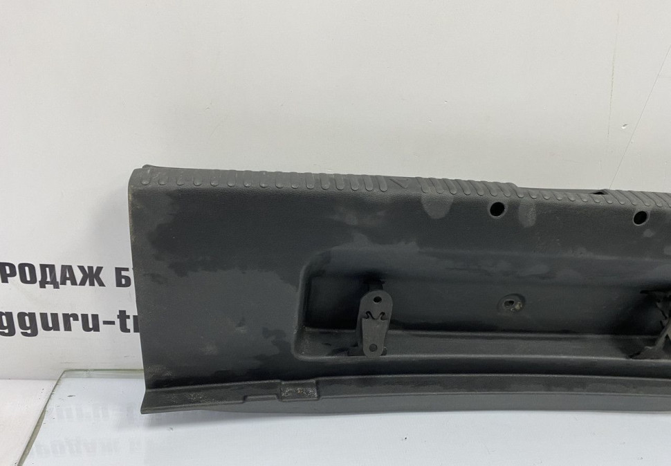 Обивка задней панели Skoda Octavia A7 OEM 5E5863459