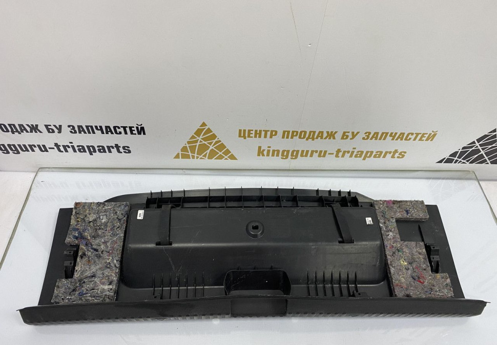 Обивка задней панели Skoda Octavia A7 OEM 5E5863459