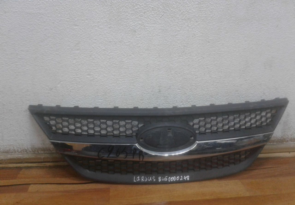 Решетка радиатора Lada Largus oem 8450000248 (слом.ниж.3креп.) (скл-3)