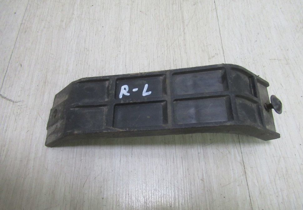 Кронштейны заднего бампера (комплект)  Kia Ceed 12> oem 86639a6150