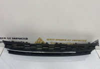 Решетка переднего бампера Skoda Octavia A7 рестайлинг OEM 5E0853677K (скл-3)