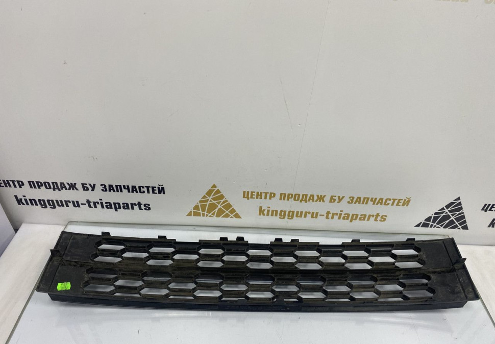 Решетка переднего бампера Skoda Octavia A7 рестайлинг OEM 5E0853677K (скл-3) Решетка переднего бампера Skoda Octavia A7 рестайлинг OEM 5E0853677K (скл-3)