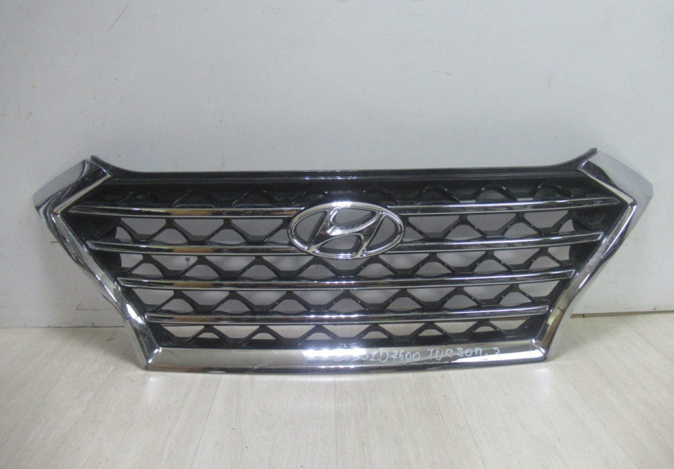 Решетка радиатора Hyundai Tucson 3 рест  oem 86351D7600
