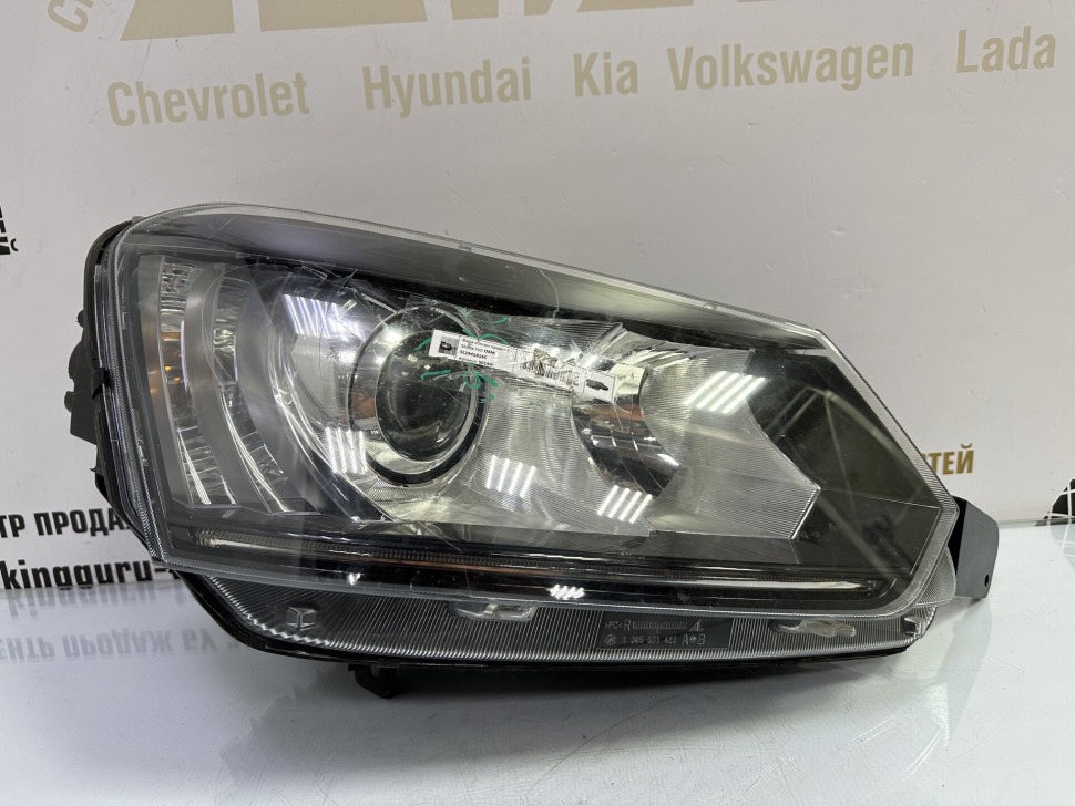 Фара ксенон правая бу Skoda Yeti OEM 5L1941016C