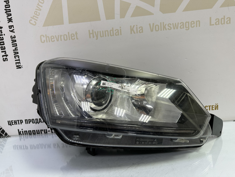Фара ксенон правая бу Skoda Yeti OEM 5L1941016C
