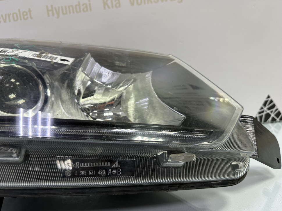Фара ксенон правая бу Skoda Yeti OEM 5L1941016C