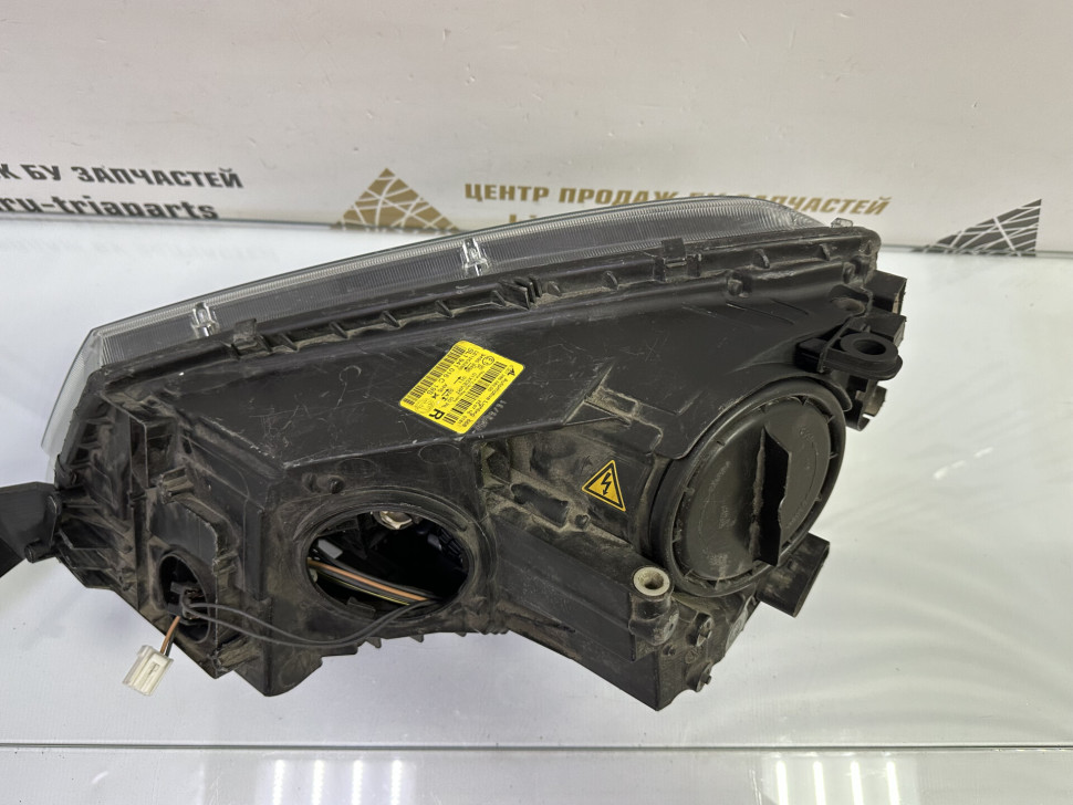 Фара ксенон правая бу Skoda Yeti OEM 5L1941016C