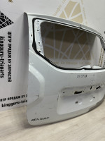 Крышка багажника бу Renault Duster OEM 901005043R